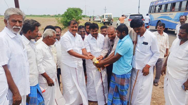 பட்டியூரில், புதிய பயணியர் நிழற்குடை அமைக்கும் பணி துவக்கம்!