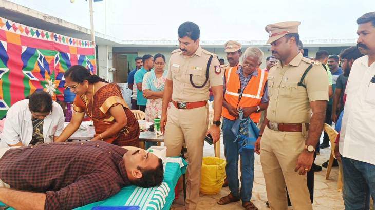 தூத்துக்குடியில் காவல்துறையினரின் சிறப்பு இரத்ததான முகாம்.