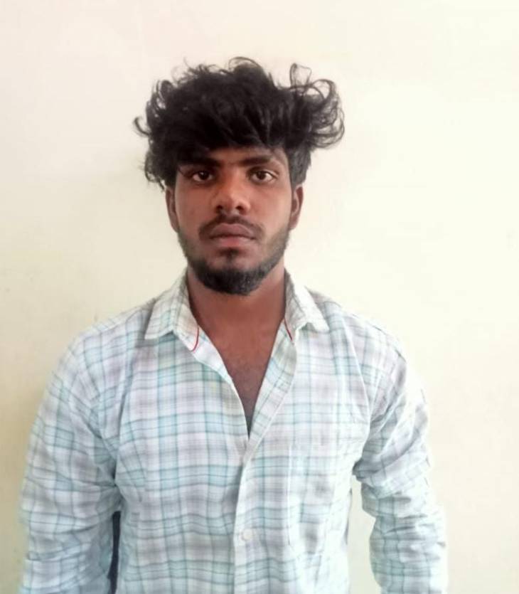 இருசக்கர வாகனத்தை தீயிட்டு எரித்து சேதப்படுத்திய 3 பேர் கைது!

