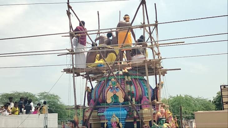 கமுதி அருகே கீழ ராமநதி கிராமத்தில் அருள் பாலிக்கும் அருள்மிகு ஸ்ரீ முத்தாலம்மன் ஆலய விமான மற்றும் பரிவார தேவதையலுக்கு திருக்குட நன்னீராட்டு பெருஞ்சாந்தி பெருவிழா நடைபெற்றது!