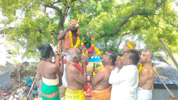 ஓட்டப்பிடாரம் அருகே மணியாச்சி கிராமத்தில் ஸ்ரீ காமாட்சி அம்மன் திருக்கோவில் மகா கும்பாபிஷேக விழா - திரளான பக்தர்கள் பங்கேற்பு... 