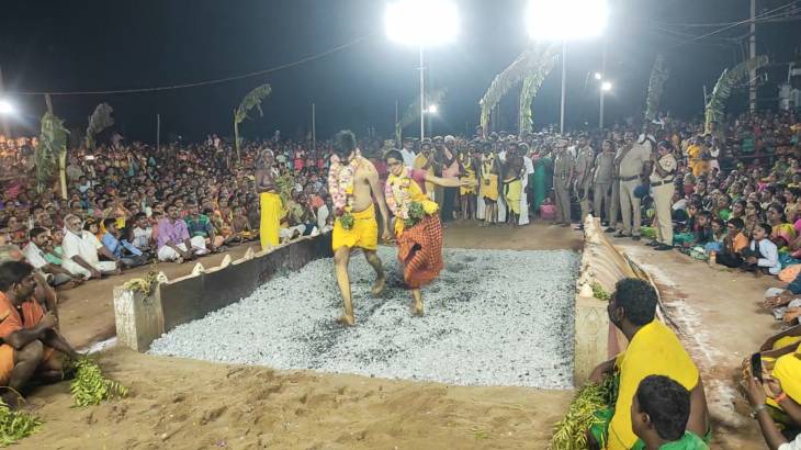 பூக்குழித் திருவிழாவையொட்டி  ஆண்,பெண் பக்தர்கள் உள்ளிட்ட 188 பக்தர்கள் பூக்குழி இறங்கினர்!

