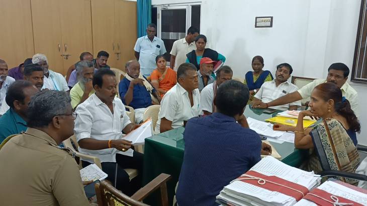 எட்டயபுரம் வட்டாட்சியர் பேச்சுவார்த்தையால் உண்ணாவிரத போராட்டம் தற்காலிகமாக வாபஸ்!