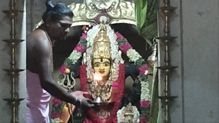 கமுதி அருகே சந்தன மாரியம்மன் வைகாசி பொங்கல் உற்சவ விழா-அம்மனுக்கு 200க்கும் மேற்பட்ட பக்தர்கள் பால்குடஊர்வல  பாலாபிஷேகம்!