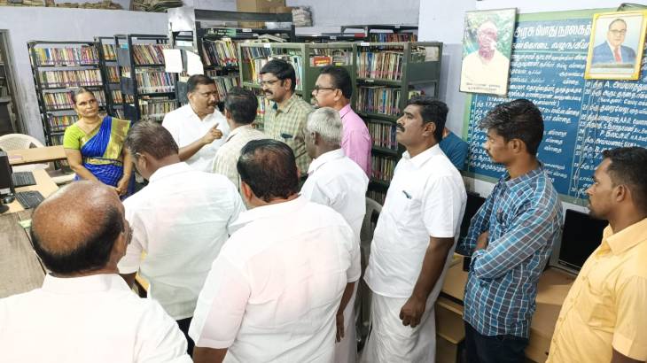 சட்டமன்ற உறுப்பினரிடம் கோரிக்கை வைத்த விளாத்திகுளம் நூலக வாசகர்கள்?
