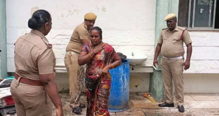 மாவட்ட ஆட்சியர் அலுவலகத்தில் இளம் பெண் மண்ணெண்ணெய் ஊற்றி தற்கொலை முயற்சி? 