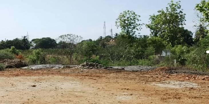 நாங்குநேரியில் பள்ளி வளாகத்தில் சாக்கடை கழிவுகள்-ஆசிரியர் மாணவிகளுக்கு மிரட்டல்?