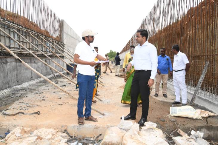 கோவில்பட்டி பகுதிகளில் மாவட்ட ஆட்சியர் செந்தில் ராஜ்  ஆய்வு மேற்கொண்டார்!