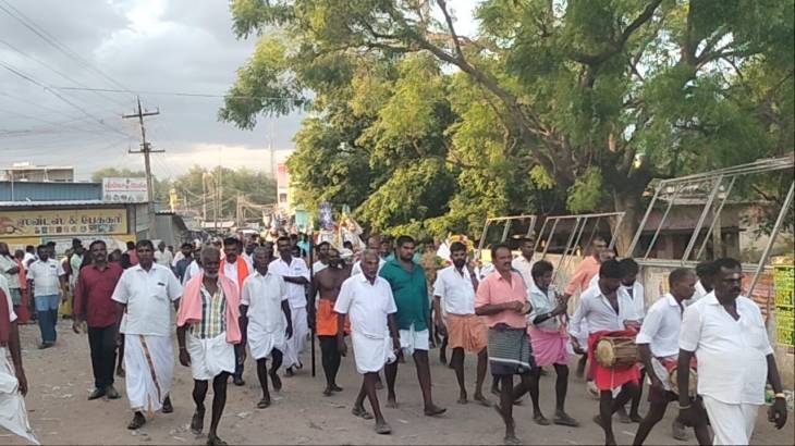 கடலாடி அருகே புரவி எடுப்பு விழா -ஆயிரத்துக்கு மேற்பட்ட பக்தர்கள் பங்கேற்பு!