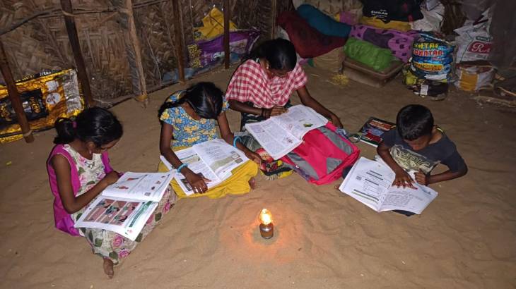 எப்போது விடிவு காலம் பிறக்கும்?  வேம்பார் சுனாமி குடியிருப்பு மக்கள் எதிர்பார்ப்பு!