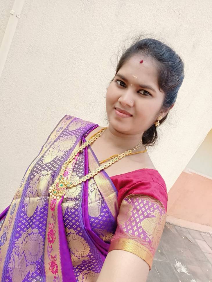 செல்போன் வாங்கி தராததால் பெண் தூக்கிட்டு தற்கொலை.