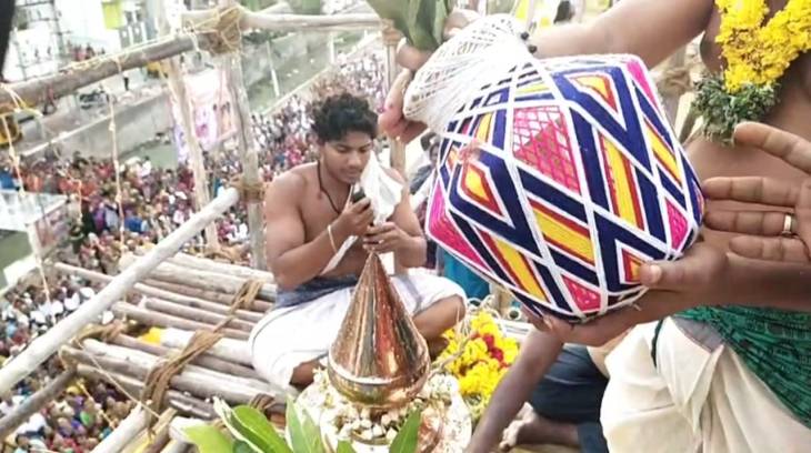தூத்துக்குடி ஸ்ரீ வரத விநாயகர் ஆலய அஷ்டபந்தன மகா கும்பாபிஷேக விழா-அமைச்சர் கீதா ஜீவன் தரிசனம் செய்து ஸ்ரீ வரத விநாயகரை வழிபட்டு சென்றனர்!