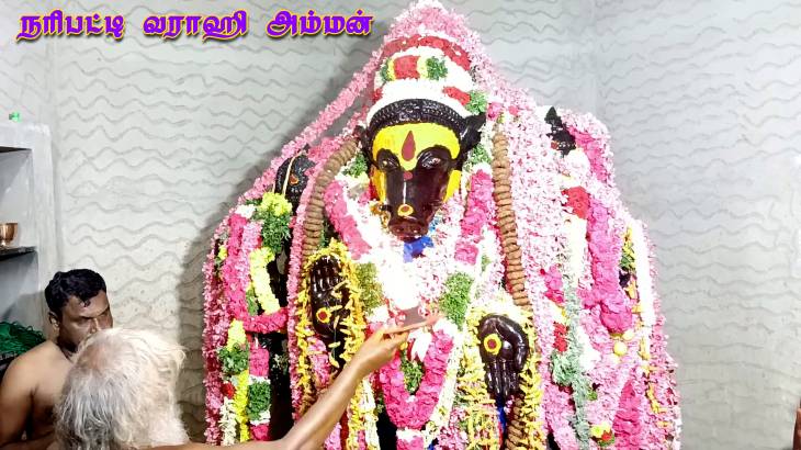 நரிப்பட்டி ஸ்ரீ வராகி அம்மனுக்கு தேய்பிறை பஞ்சமியை" முன்னிட்டு பெண்கள் விளக்கேற்றி வழிபாடு !