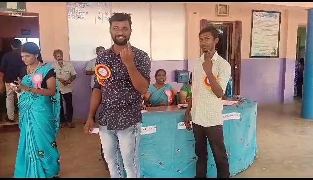 கீழமுடிமன் புனித வளன் மேல்நிலைப் பள்ளியில் 2023 பள்ளி மாணவ மாணவிகளுக்கான தேர்தல் நடைபெற்றது