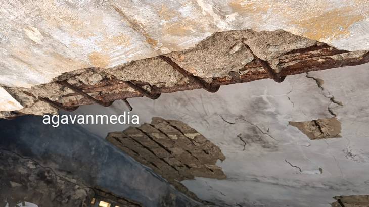 பனையூரில், எப்பவேணாலும் விழும்.... பயணிகள் நிழற்குடை!