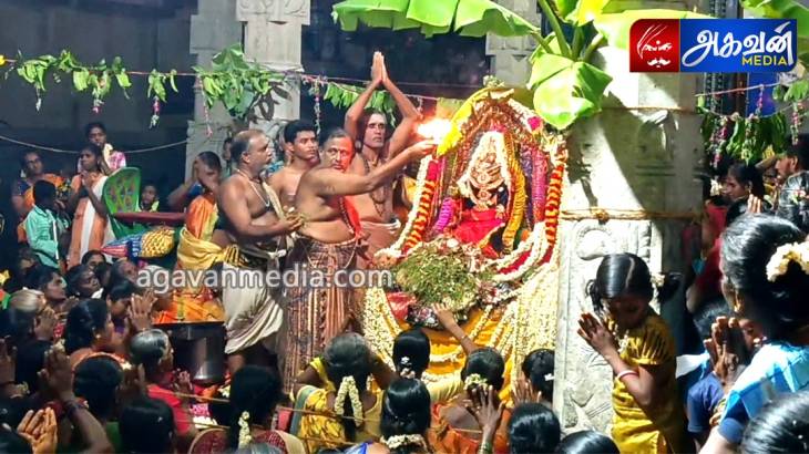 மீனாட்சியம்மனுக்கு "ஆடிப்பூரம் வளைகாப்பு விழா" - திரளான பெண்கள் கலந்து கொண்டு தரிசனம்!