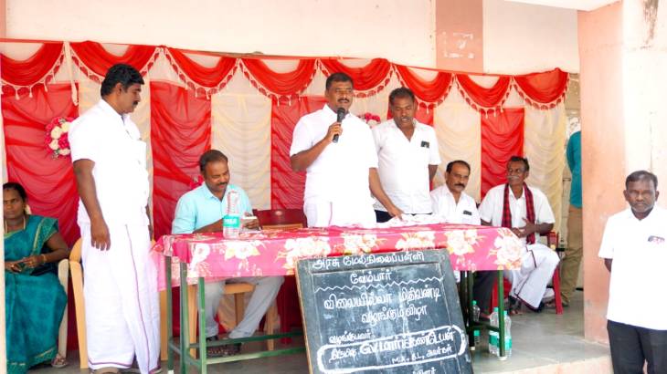 என் இமெயிலுக்கு மெசேஜ் பண்ணு.. மரக்கன்று உன்னைத் தேடி வரும்...மாணவர்களுக்கு அன்பு கட்டளையிட்ட எம்.எல்.ஏ!