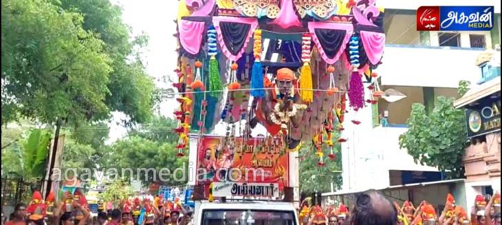 ஆடி கிருத்திகை முன்னிட்டு பறவை காவடி எடுத்து, அழகு குத்தி நேர்த்திக்கடன் செலுத்திய  பக்தர்கள்!
