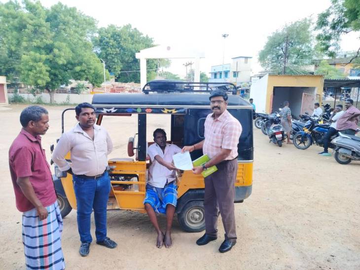 புகார் தெரிவித்த ஒரே நாளில் நடவடிக்கை: மாற்றுத்திறனாளிக்கு பட்டா வழங்கிய ஆட்சியர்!!