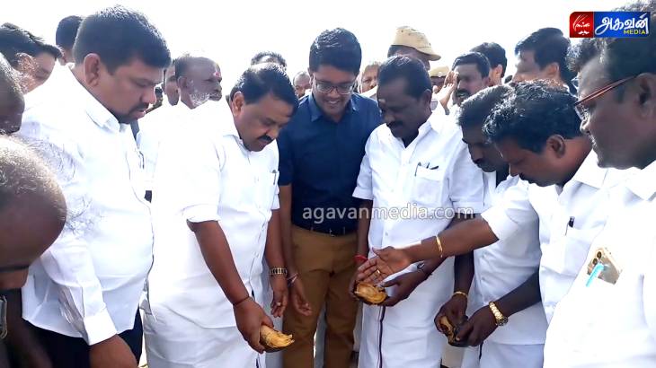 நரிப்பையூர்  கடற்கரை பகுதியில் 22 லட்சம் பனை விதைகள் விதைக்கும் பணி துவக்கம்!