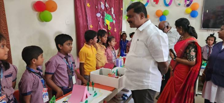 ஸ்ரீ  அம்பாள் வித்யாலயா பள்ளி கண்காட்சியில் மார்க்கண்டேயன் எம்.எல்.ஏ!