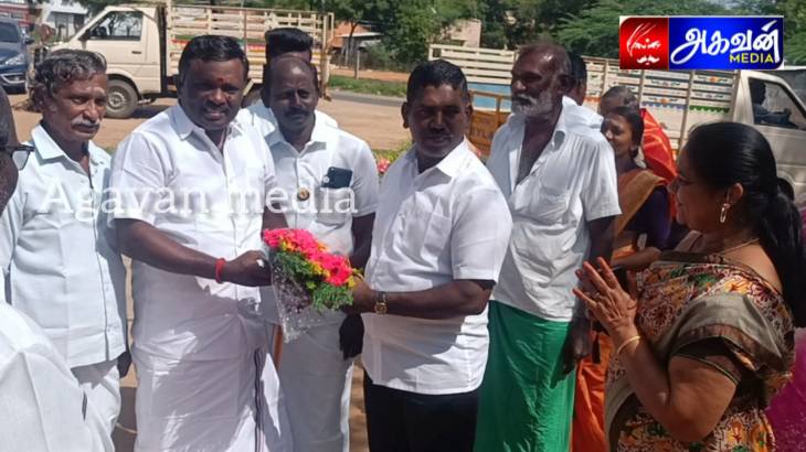 குளத்தூரில் ரூ.8 லட்சம் மதிப்பில் புதிய கலையரங்கம் கட்டும் பணிக்கு யூனியன் சேர்மன் முனியசக்தி இராமச்சந்திரன் பூமி பூஜை!

