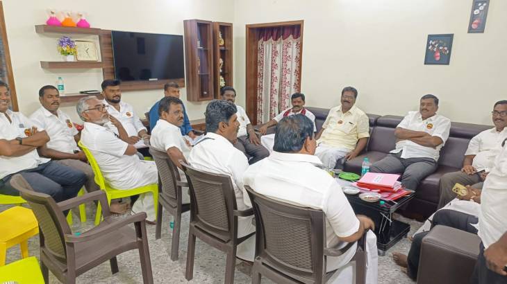 MLA மார்க்கண்டேயன் தலைமையில் தேர்தல் குறித்த திமுக நிர்வாகிகளுடன் ஆலோசனைக் கூட்டம் நடைபெற்றது.