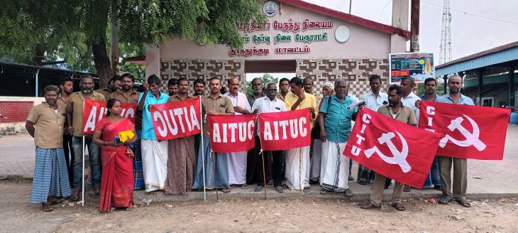 கீழ வைப்பார்  புனித மோட்ச இராக்கினி மாதாவின் 467-வது பெருவிழாவை முன்னிட்டு பிரமாண்டமாக நடைபெற்ற திருத்தேர் பவனி - வெளிமாநிலம் மற்றும் வெளிநாடுகளில் இருந்து பல்லாயிரக்கணக்கான மக்கள் பங்கேற்பு!

