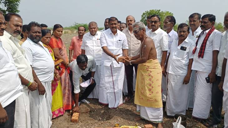 ரூ.6.25-கோடி மதிப்பீட்டில் திறன்மிகு மையத்திற்கான புதிய பணிமனை கட்டிட பணியினை MLA மார்க்கண்டேயன் துவக்கி வைத்தார்.

