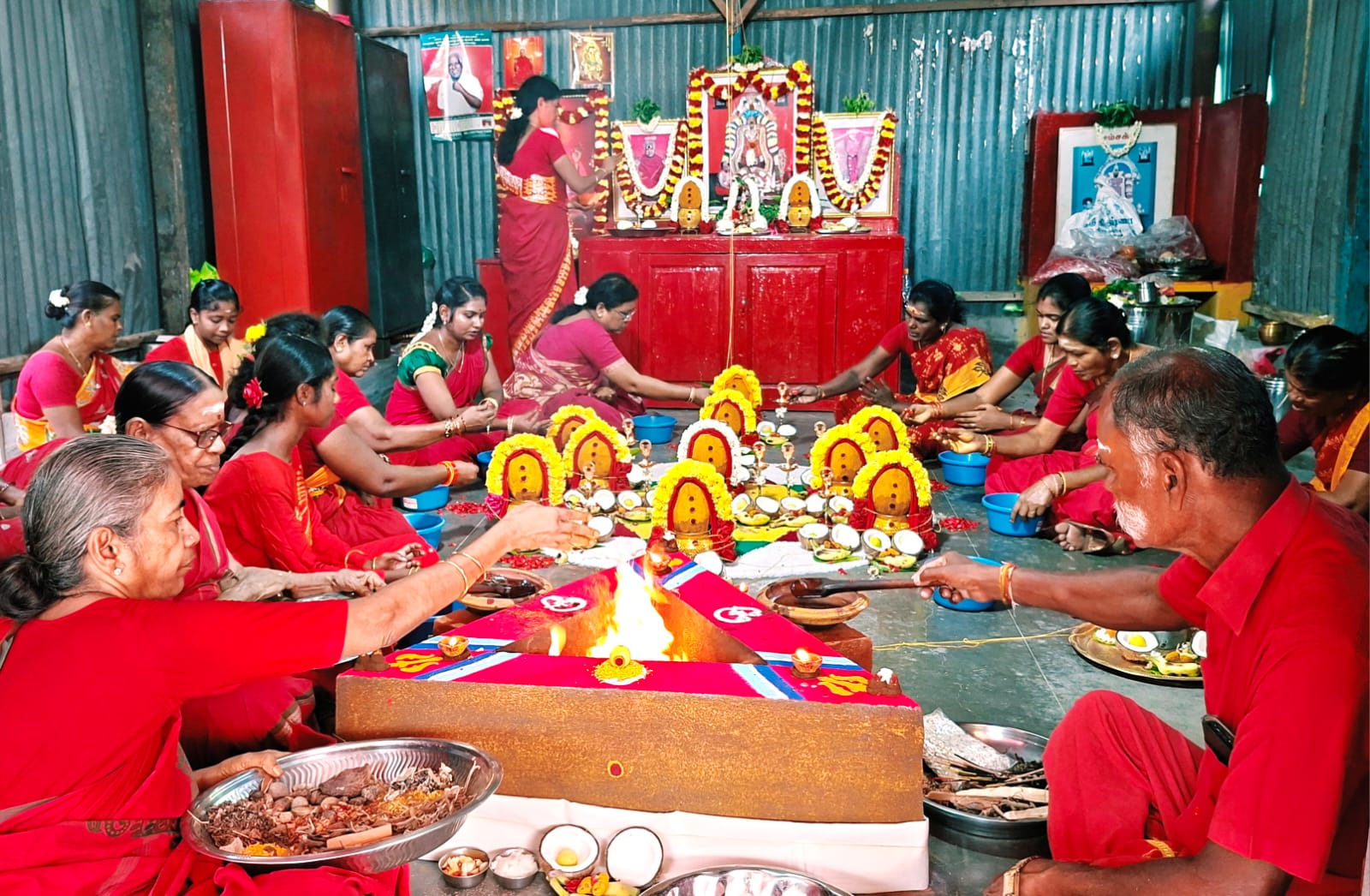 விவசாயம் செழிக்க வேண்டி கோலாகலமாக நடைபெற்ற கலச விளக்கு வேள்வி:கஞ்சி கலயம் தீச்சட்டி ஆன்மிக ஊர்வலம்!